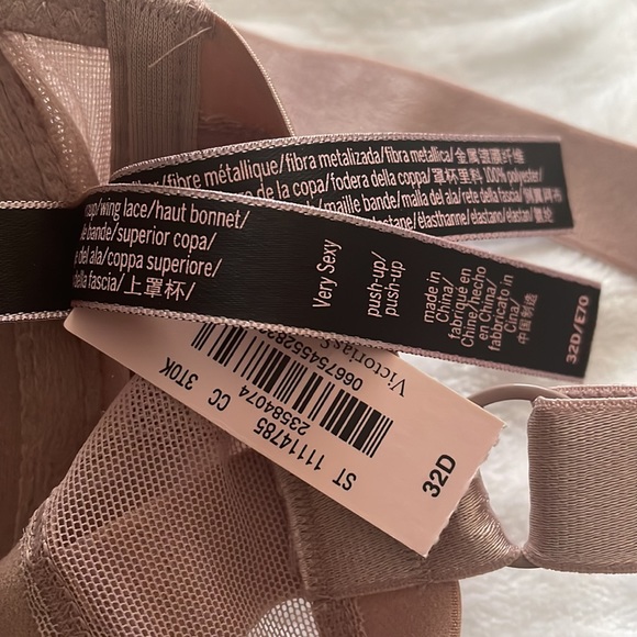 Victoria’s Secret very sexy push up bra 32D - Picture 4 of 4